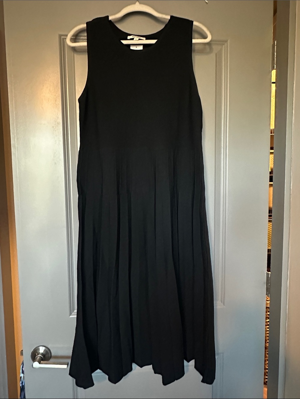 NWT Edited by Remi Bader Women’s Sleeveless Black Pleated Midi Dress